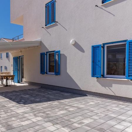 Sea Paradise Cres Exterior photo