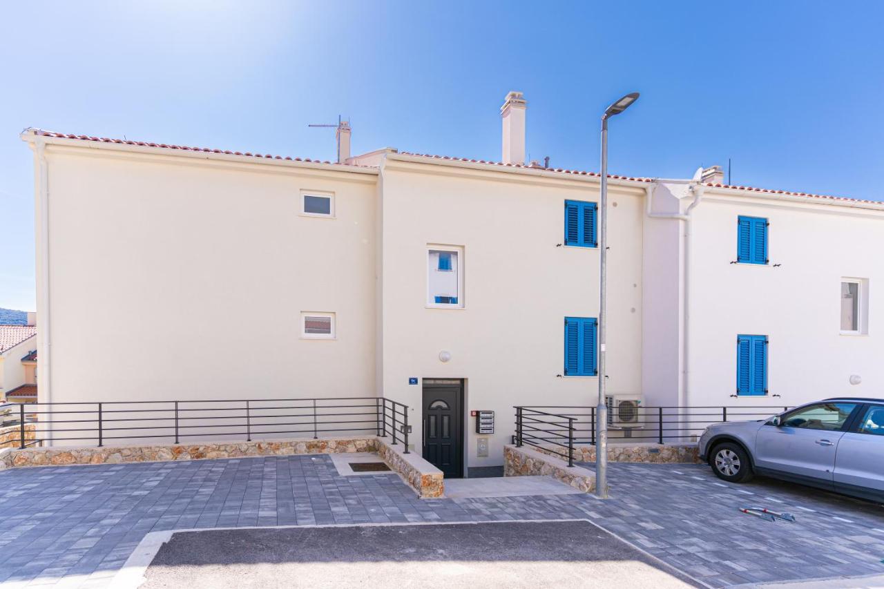 Sea Paradise Cres Exterior photo